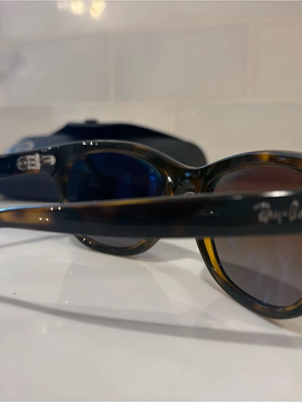 Ray-Ban Men's Tortoiseshell Frame with Brown Gradient Lenses Sunglasses